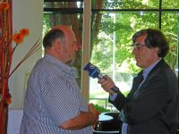 2016_08_14 08 dr gerald huber vom br interviewt sepp obermeier den begruender der der bairischen sprachwurzel